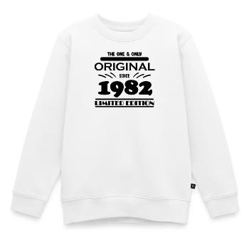 1982 - Baujahr 1982 - Jahrgang 1982 - Kinder Premium Organic Sweatshirt - Weiß - Vorne - AI Model Kid Male (0cm)