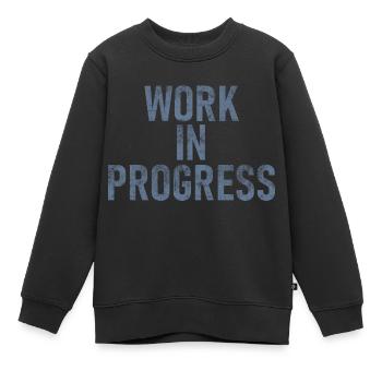 work in progress - Kinder Premium Organic Sweatshirt - Schwarz - Vorne - AI Model Kid Female (0cm)
