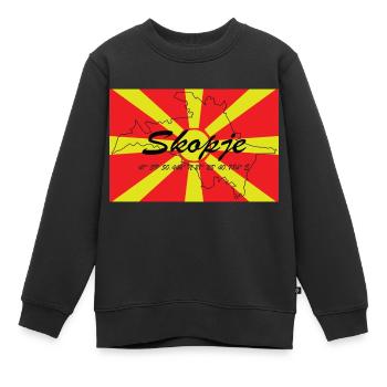 Skopje - Hauptstadt mit GPS & Flagge - Kinder Premium Organic Sweatshirt - Schwarz - Vorne - AI Model Kid Female (0cm)