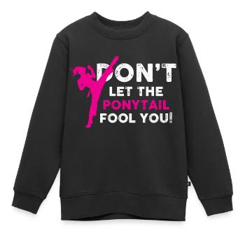 ne vous laissez pas tromper par la queue de cheval Concevez pour un kung - Sweat Premium enfant bio - noir - Devant - AI Model Kid Female (0cm)
