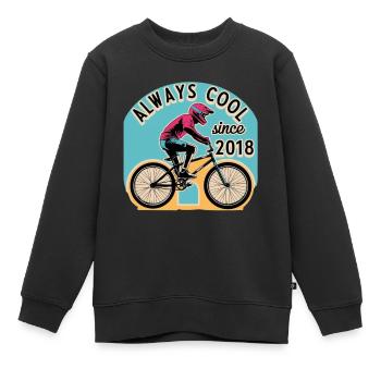 Always Cool Since 2018. Biker BMX. - Kinder Premium Organic Sweatshirt - Schwarz - Vorne - AI Model Kid Female (0cm)