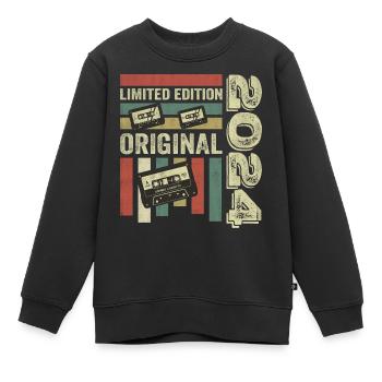 Millésime 2024 - Citation d’anniversaire rétro 2024 - Sweat Premium enfant bio - noir - Devant - AI Model Kid Female (0cm)