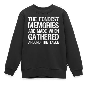 Die schönsten Erinnerungen entstehen, wenn man sich versammelt - Kinder Premium Organic Sweatshirt - Schwarz - Vorne - AI Model Kid Female (0cm)