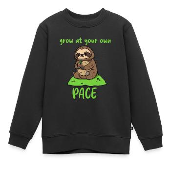 Wachsen Sie in Ihrem eigenen Tempo - Kinder Premium Organic Sweatshirt - Schwarz - Vorne - AI Model Kid Female (0cm)