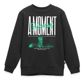 A Moment Streetwear - Kinder Premium Organic Sweatshirt - Schwarz - Vorne - AI Model Kid Female (0cm)