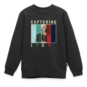 Capturing Light - paparazzi photo editor - Kinder Premium Organic Sweatshirt - Schwarz - Vorne - AI Model Kid Female (0cm)