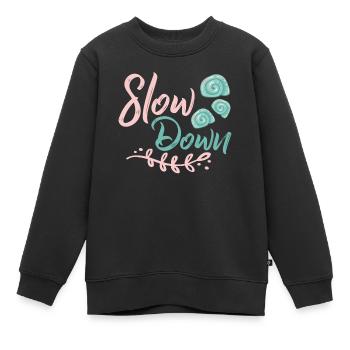 Slow Down - Kinder Premium Organic Sweatshirt - Schwarz - Vorne - AI Model Kid Female (0cm)