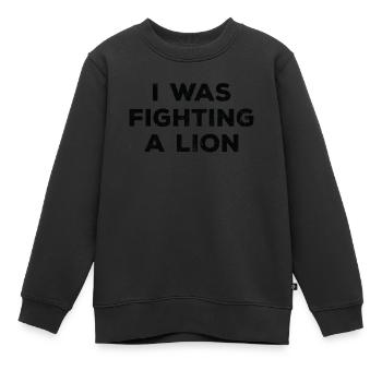 Verletzung - Ich Habe Gegen Einen Löwen Gekämpft - Kinder Premium Organic Sweatshirt - Schwarz - Vorne - AI Model Kid Female (0cm)