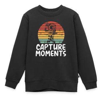 Momente Mit Der Kamera Festhalten - Kinder Premium Organic Sweatshirt - Schwarz - Vorne - AI Model Kid Female (0cm)