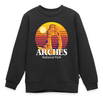 Nationalpark Arches in Utah mit Canyons Mountains - Kinder Premium Organic Sweatshirt - Schwarz - Vorne - AI Model Kid Female (0cm)