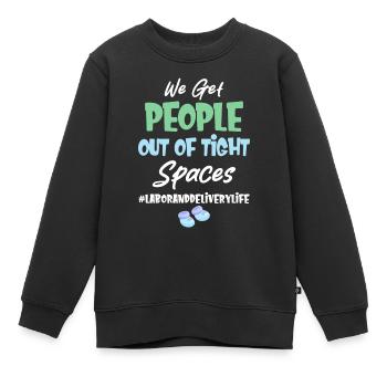 Wir Holen Menschen Aus Engen Räumen Raus - Kinder Premium Organic Sweatshirt - Schwarz - Vorne - AI Model Kid Female (0cm)