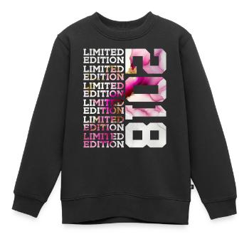 LIMITED EDITION 2018 - 8 YEARS - 8TH BIRTHDAY - Kids Premium Organic Sweatshirt - black - Front - AI Model Kid Female (0cm)