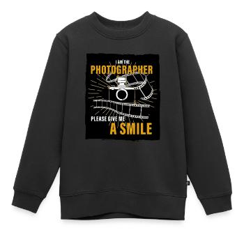 Ich bin Fotograf - schenk mir ein lächeln - Kinder Premium Organic Sweatshirt - Schwarz - Vorne - AI Model Kid Female (0cm)