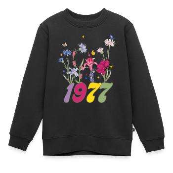 Geburtsjahr 1977 Wildblumen - Kinder Premium Organic Sweatshirt - Schwarz - Vorne - AI Model Kid Female (0cm)