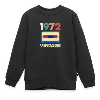 1972 - Kinder Premium Organic Sweatshirt - Schwarz - Vorne - AI Model Kid Female (0cm)