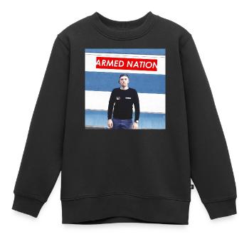 VII - ARMED NATION 2020 Logo - Kinder Premium Organic Sweatshirt - Schwarz - Vorne - AI Model Kid Female (0cm)