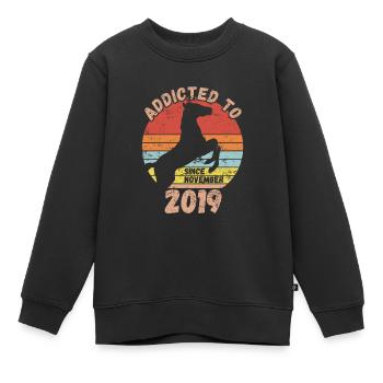 Anniversaire Équitation Novembre 2019 - Sweat Premium enfant bio - noir - Devant - AI Model Kid Female (0cm)