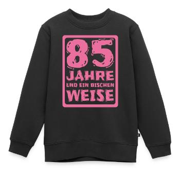 Alter 85 - Kinder Premium Organic Sweatshirt - Schwarz - Vorne - AI Model Kid Female (0cm)