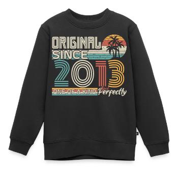 2013 Jubiläum 2013 Jahrgang 2013 Jubiläum - Kinder Premium Organic Sweatshirt - Schwarz - Vorne - AI Model Kid Female (0cm)