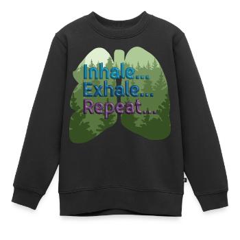 Ruhiges Atmen Tee | Einatmen, ausatmen, wiederholen, Achtsamkeit - Kinder Premium Organic Sweatshirt - Schwarz - Vorne - AI Model Kid Female (0cm)
