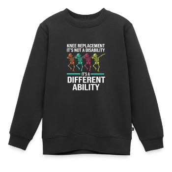 Knie Operation - Kinder Premium Organic Sweatshirt - Schwarz - Vorne - AI Model Kid Female (0cm)