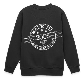 MADE IN 2006 AGED TO PERFECTION - Kinder Premium Organic Sweatshirt - Schwarz - Hinten - AI Model Kid Female (0cm)