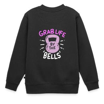 Frauen schnappen sich das Leben an den Glocken für eine leidenschaftliche - Kinder Premium Organic Sweatshirt - Schwarz - Hinten - AI Model Kid Female (0cm)