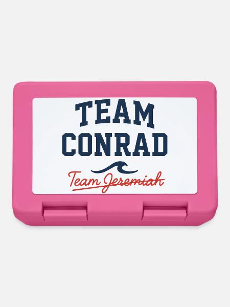 Team Conrad vs Team Jeremiah Shirt | The Summer I  - Brotdose - Pink