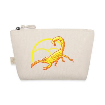Scorpion jaune venimeux menace avec son aiguillon - Trousse biologique - nature - Devant