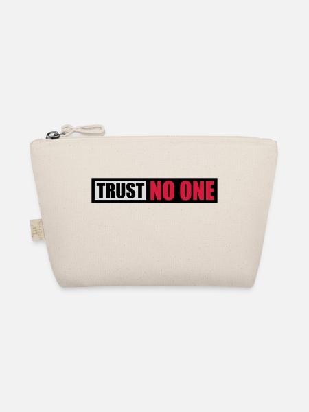trust no one quote - Organic Pouch - nature - Front