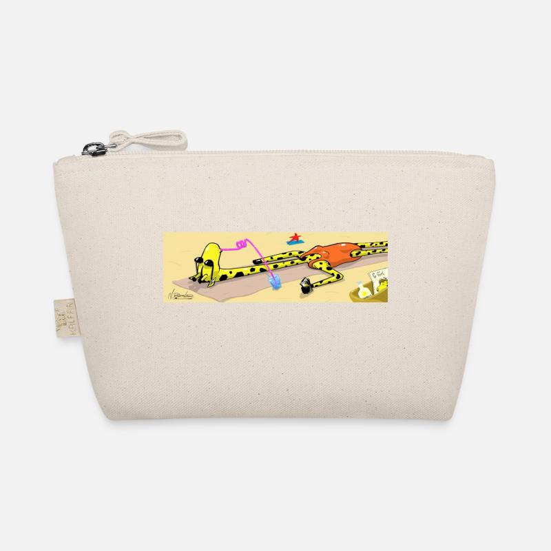 Giraffe relaxes on the beach🦒 - Organic Pouch - nature