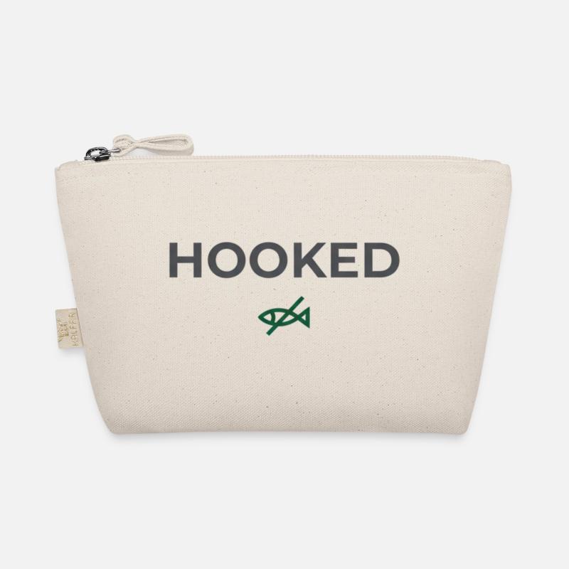 Hooked Angler Graphic Tee Bio-Täschchen