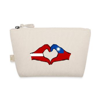 Lettonie Taïwan Drapeau Mains Forme Coeur - Trousse biologique - nature - Devant