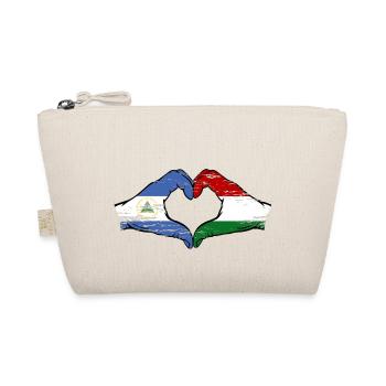 Nicaragua Hongrie drapeau mains forme de coeur utilisé - Trousse biologique - nature - Devant