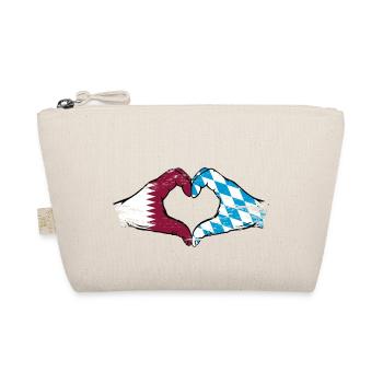 Qatar Bavaroise drapeau mains coeur utilisé - Trousse biologique - nature - Devant