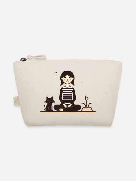 Relaxing with a cat - Organic Pouch - nature