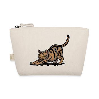 Chat Tigré Marron Étirement Portrait Dynamique - Trousse biologique - nature - Devant