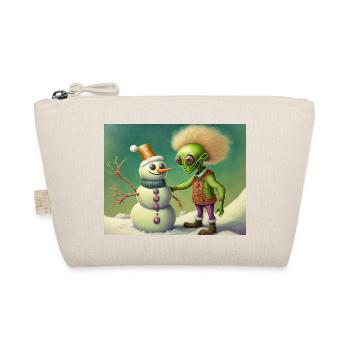 alien is building a snowman - Organic Pouch - nature - Front