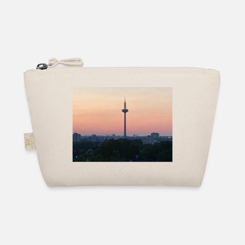 Skyline du crépuscule avec silhouette de tour Trousse biologique