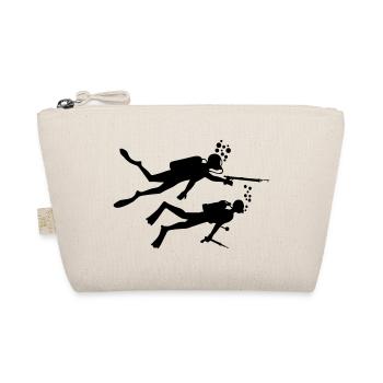 Two underwater divers with harpoons - Organic Pouch - nature - Front