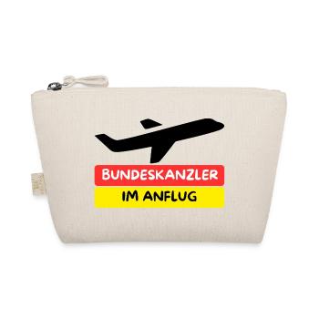 Bundeskanzler im Anflug (Zur Bundestagswahl 2025) - Bio-Täschchen - Natur - Vorne