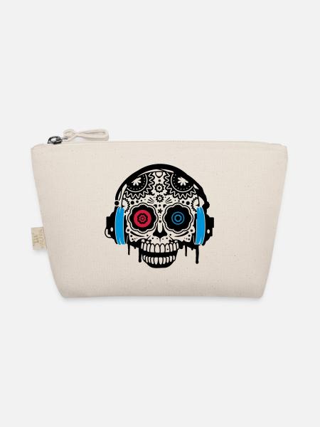 Une calavera en sucre avec un casque - Trousse biologique - nature - Devant