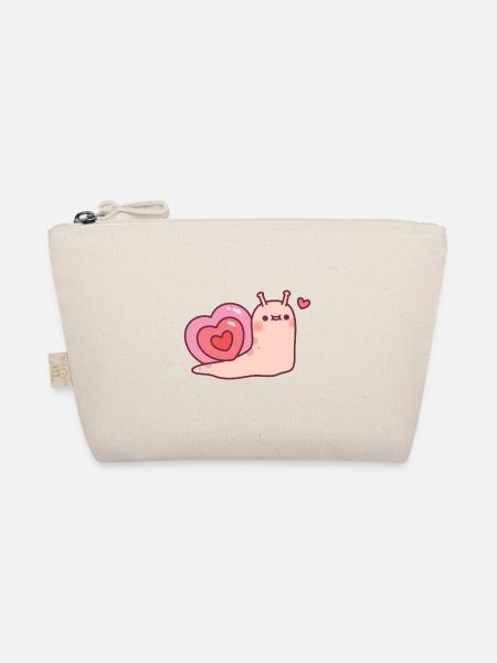Cute Snail With Heart Shaped Shell - Organic Pouch - nature - Front