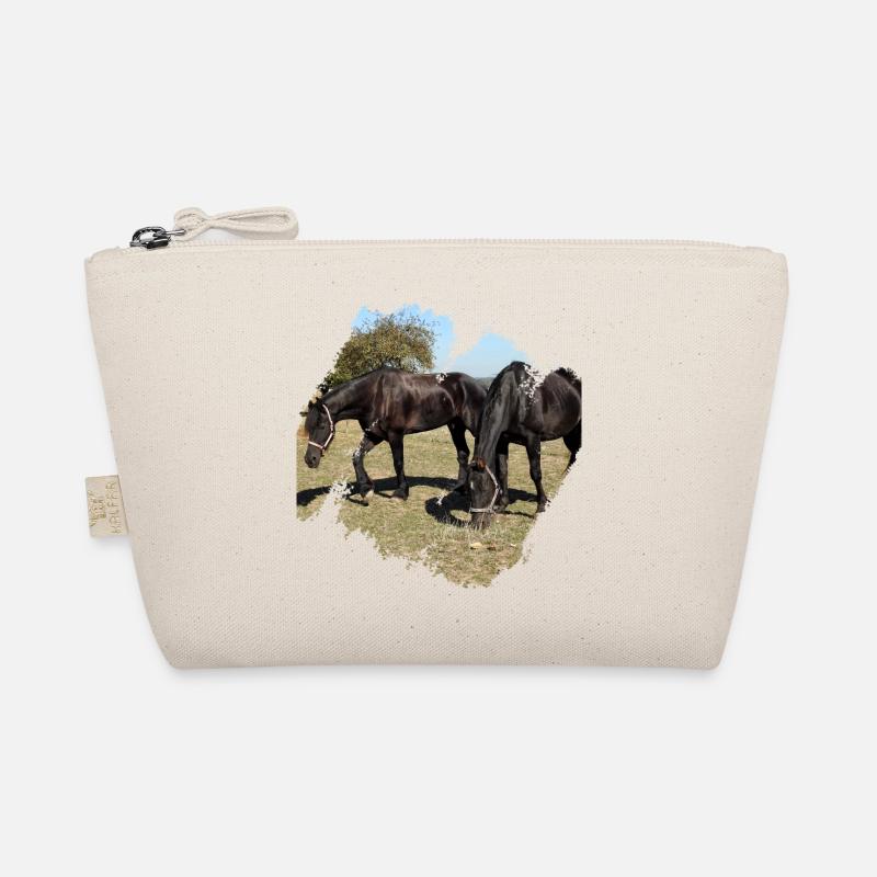 Zwei Pferde beim grasen auf der Koppel Bio-Täschchen