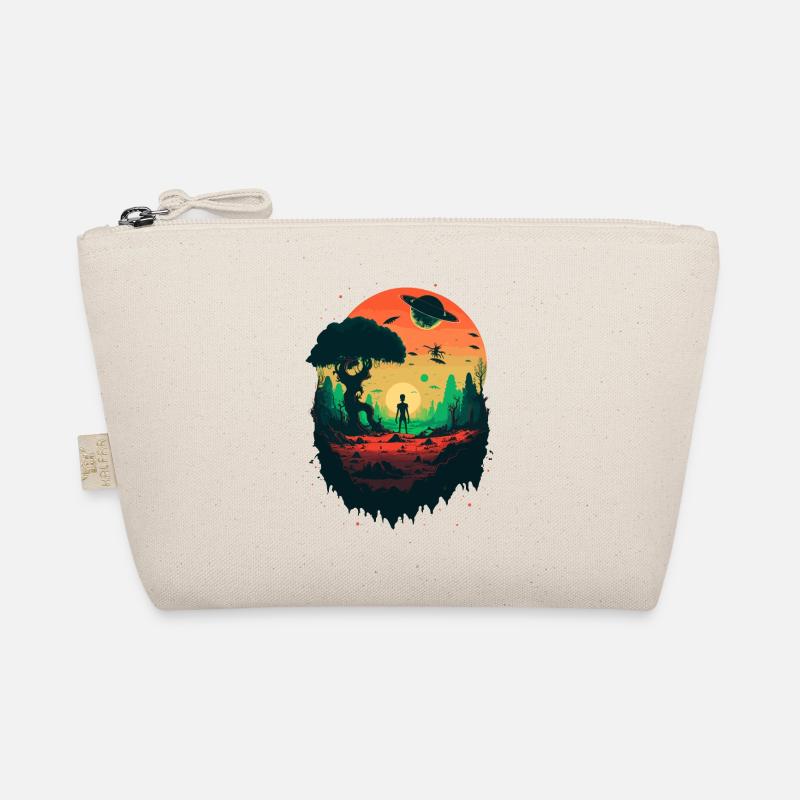 alien staring Organic Pouch