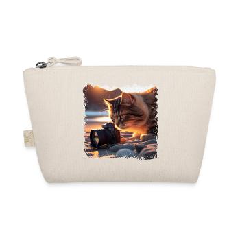 Amateur photographer has found an assistant - Organic Pouch - nature - Front