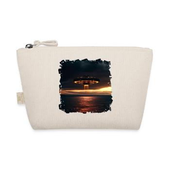 With the smartphone in search of UFOs - Organic Pouch - nature - Front