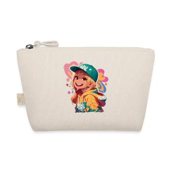 Une Américaine souriante en sweat à capuche - Trousse biologique - nature - Devant