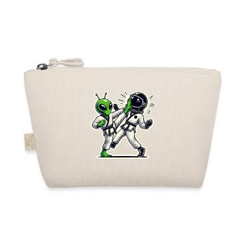 Alien vs Astronaut Karate Battle - Organic Pouch - nature - Front