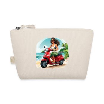 Femme avec un scooter rouge sur la plage - Trousse biologique - nature - Devant